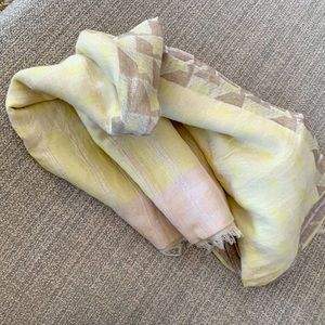 Soft cotton scarf from Wilfed in mint condition